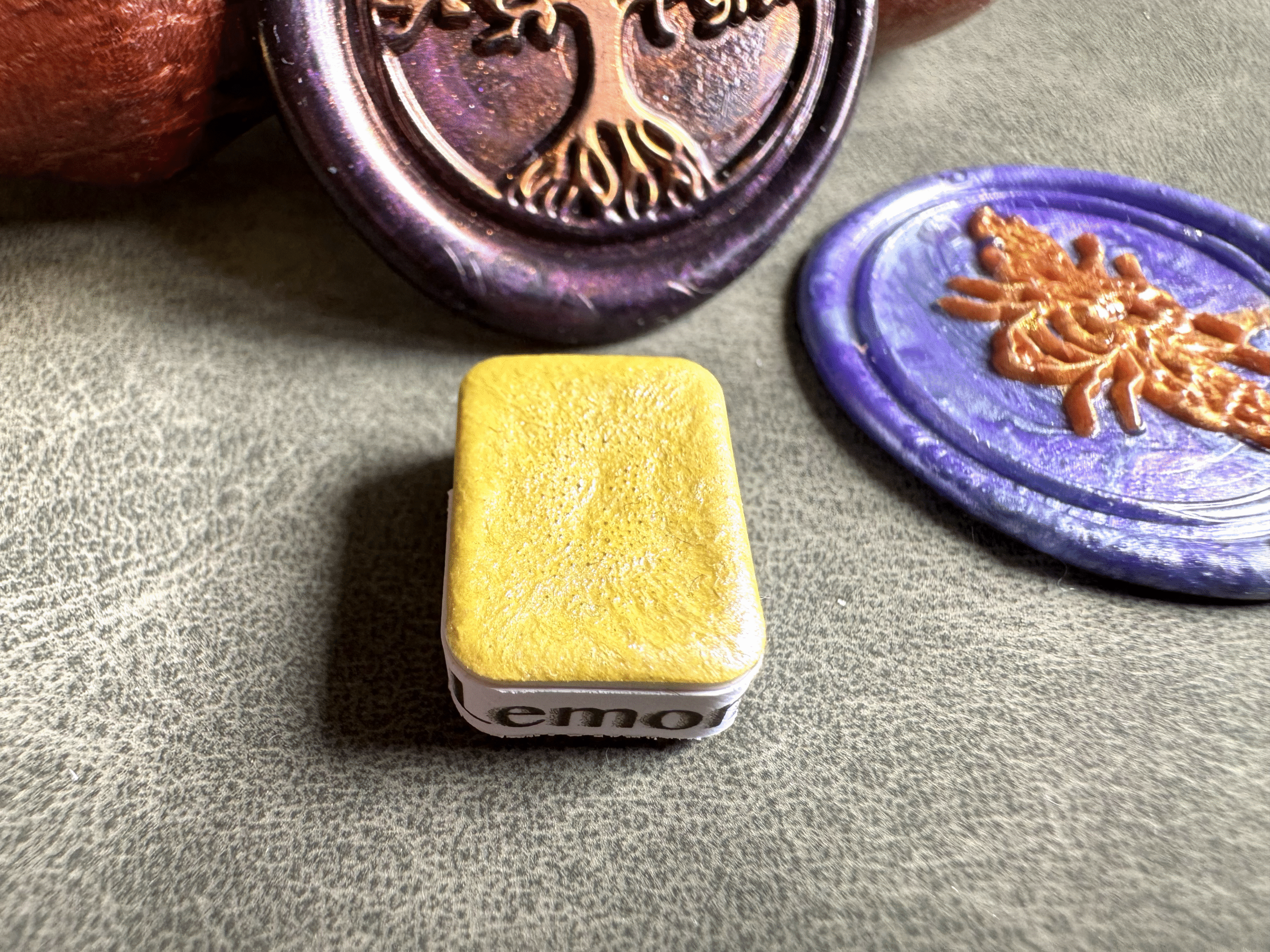 Aquarellfarbe „Lemon“ halber Napf und mini Napf – Bild 3