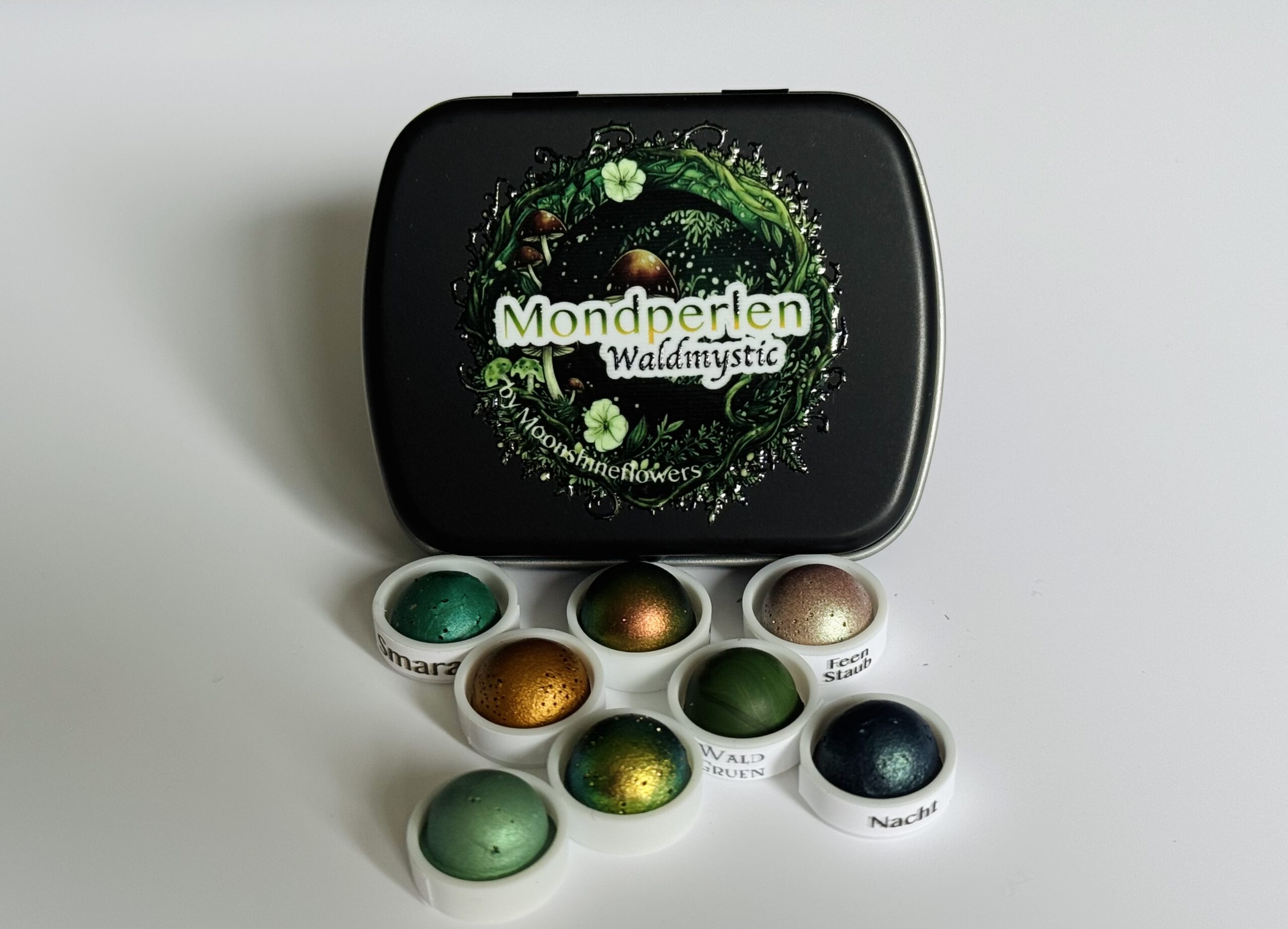 Handgemachte Aquarellfarben „Mondperlen Waldmystic“ magnetisch, Glitzer, runde Näpfchen 0,5 ml, 8 Farben – Bild 2